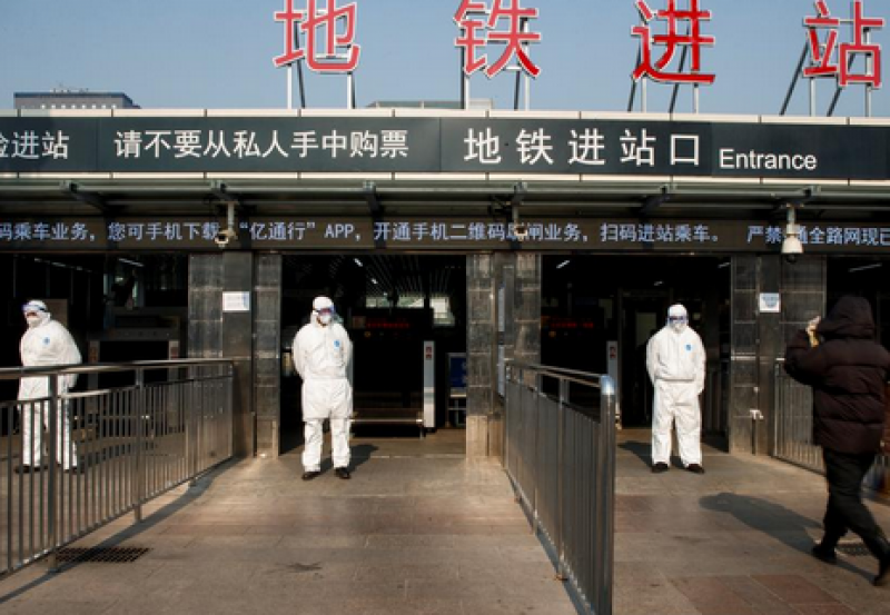 Рязък скок в броя на заразените в Китай. Затворени градове и бизнеси
