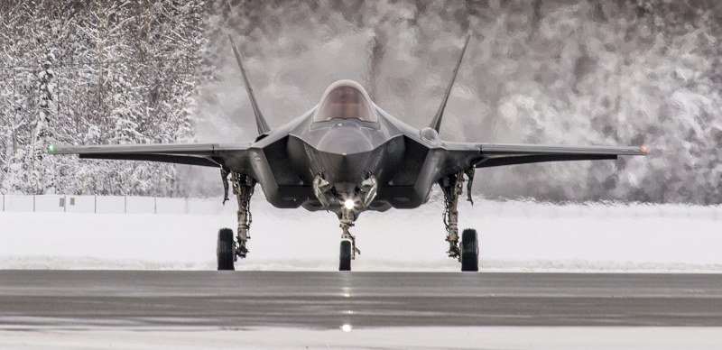 F-35 – изтребител чудо или дефектно самолетче със скъпа поддръжка?