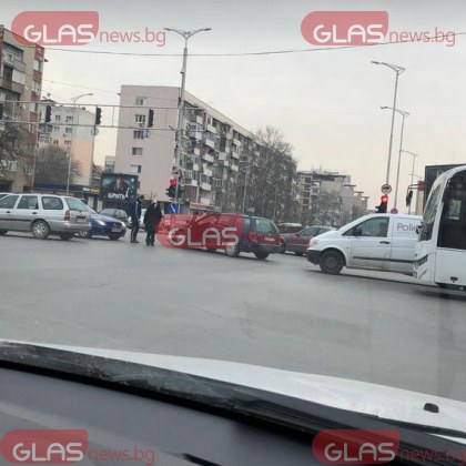 Катастрофа между две коли е станала днес в Пловдив За