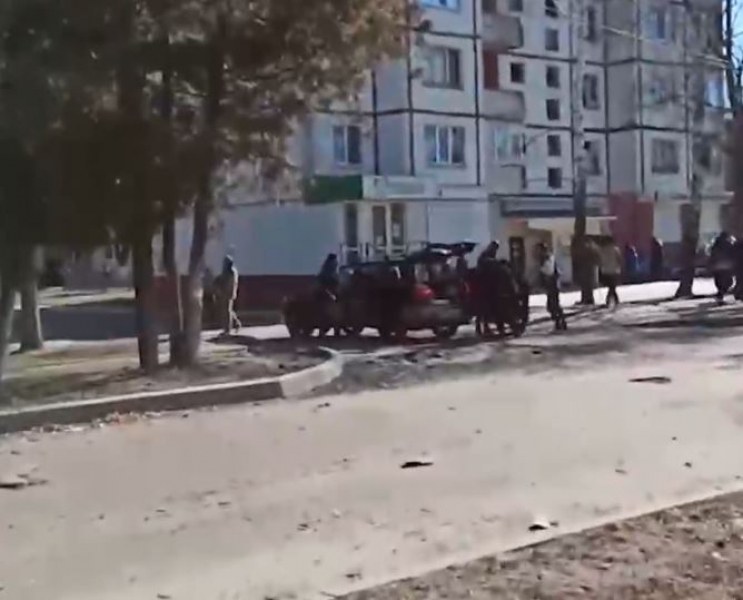 На опашка за хляб: Най-малко 10 души са убити в Чернигов СНИМКА