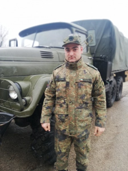 Марио Пейчев – военният, спасил двама от горящата кола до Благоевград