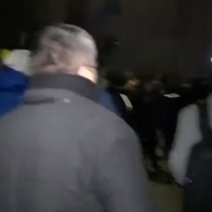 Борисов е изведен от дома си от полицаи Всички събрали