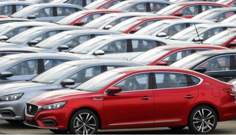 Продажбата на нови коли в Европа се сви, но в България се отчита ръст от 17%