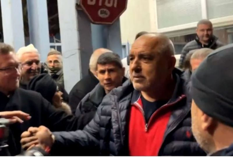 Лидерът на ГЕРБ Бойко Борисов беше освободен от ареста. Пред