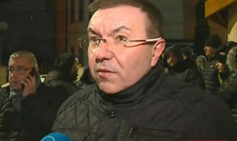 Бившият здравен министър Костадин Ангелов призова преди минути всички, за