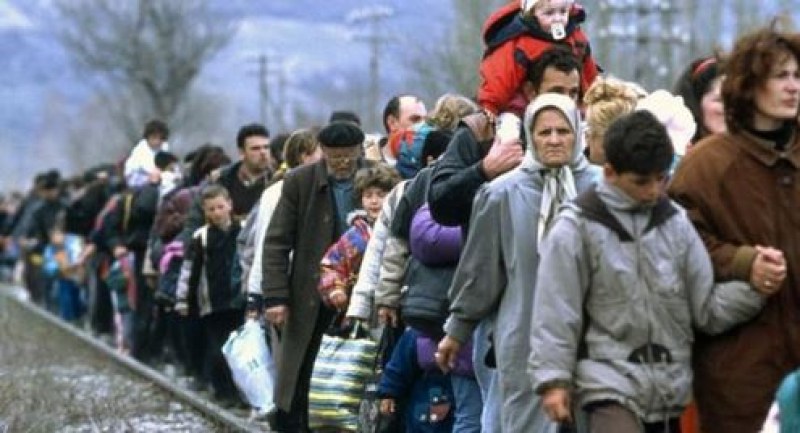 Броят на украинците, прогонени от родината си заради войната, надхвърли 3 300 000