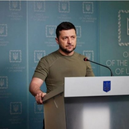 Във видео в нощта срещу събота украинският президент Володимир Зеленски