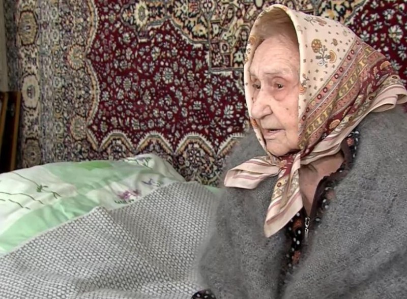 100-годишна жена бе принудена да се евакуира от Киевска област.