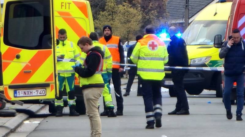 Кола се вряза в парад в Белгия. Има жертви и ранени СНИМКИ