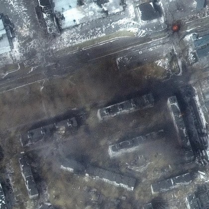 Бомби върху училище по изкуствата в Мариупол. Било скривалище сега!