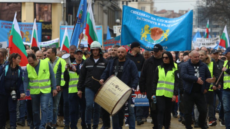 Полицейските синдикати единни: Няма да спрем с протестите си!
