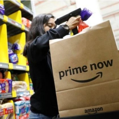 Нов трик: Студенти купуват артикули на Amazon, но не плащат за тях