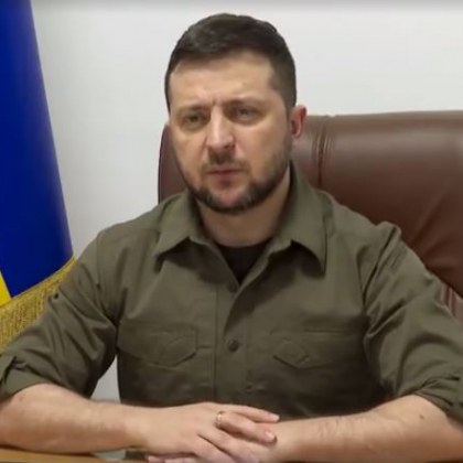 Зеленски: Руските сили пречат на евакуацията от Мариупол СНИМКИ