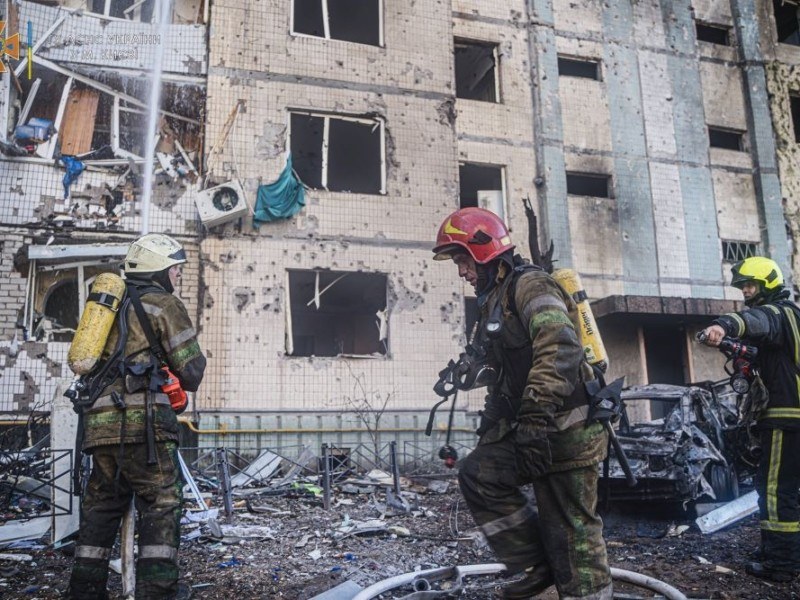 Вече месец продължава войната между Русия и Украйна. Ужасът от