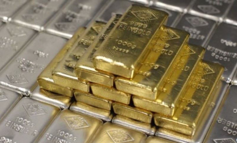 Русия се запасява с ценни метали: Купуват злато, платина и тонове сребро