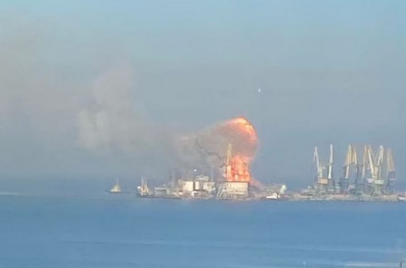 Руски кораб е унищожен, след като медия разкри местонахождението му ВИДЕО и СНИМКИ