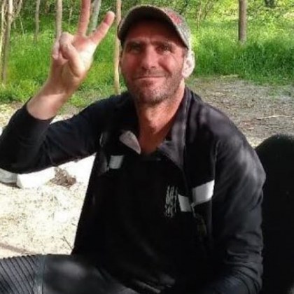 44 годишният Любомир Македонски е човекът починал на пейка в парка