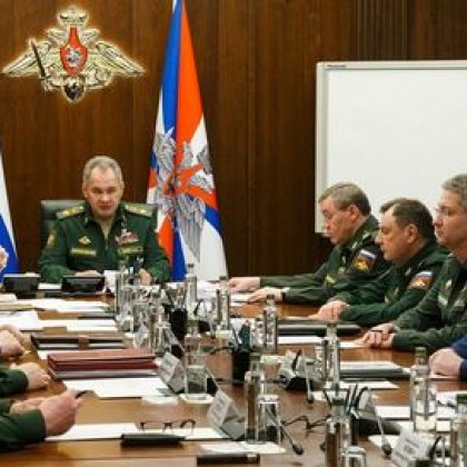 След твърденията, че е получил инфаркт: Шойгу участва във военно заседание ВИДЕО