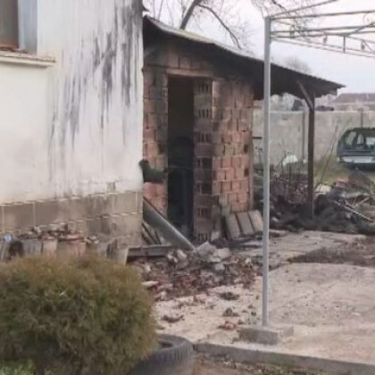 Навръх Благовещение изгоря домът на учителка от село Краводер Къщата