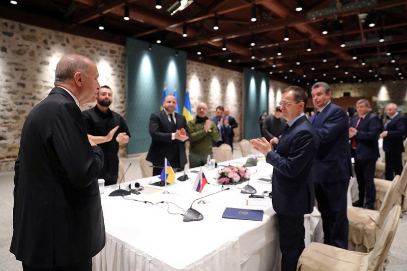 Преговорите между украинската и руската делегация в Истанбул започнаха ВИДЕО