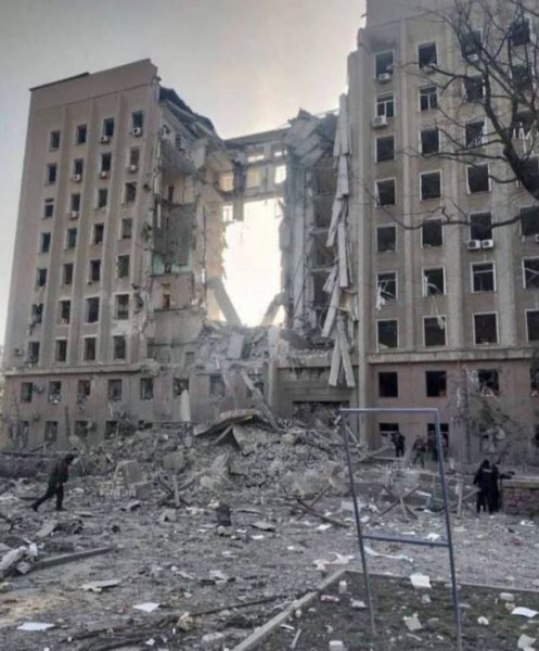 Руски удар порази сградата на регионалното правителство в южния украински