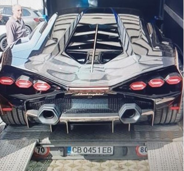 Lamborghini Sian за 7 милиона лева пристигна в България
