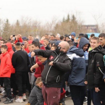 Започна протестът срещу ръководството на Българския футболен съюз Пред централата
