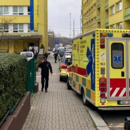 Ученик уби учител с мачете в средно училище в Прага Ученикът