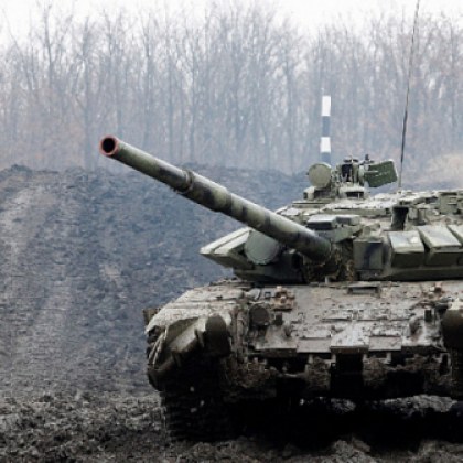 САЩ ще помогнат за прехвърлянето на съветски танкове за укрепване