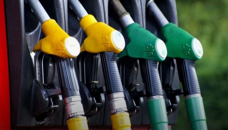 Експерт каза колко ще се увеличи цената на горивото, ако Русия спре доставките