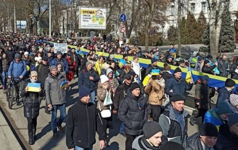 Херсон остава без храна и лекарства