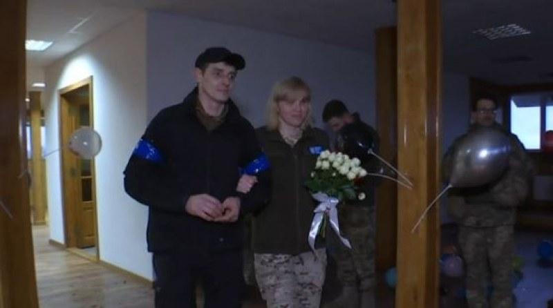 Военнослужещи размислиха и се ожениха между битките