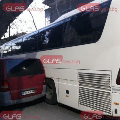 Шофьор на автобус по междуградската линия Пловдив Карлово е одрал бус