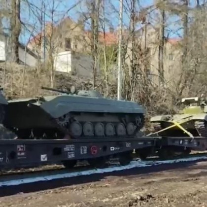 В Чехия се появиха снимки и видеозаписи от бойната техника