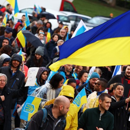 Граждани се събраха на мирна демонстрация в центъра на София
