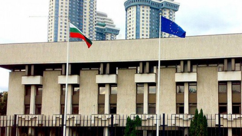 Русия експулсира двама служители на българското посолство