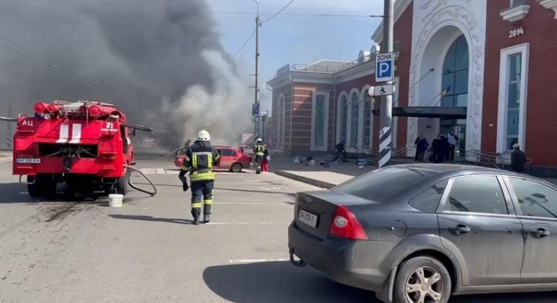 Руски удар по гарата в Краматорск, има десетки жертви! ВИДЕО