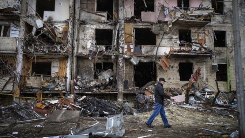 Ден 45 на войната в Украйна: Руските сили засилват офанзивата си в Донбас