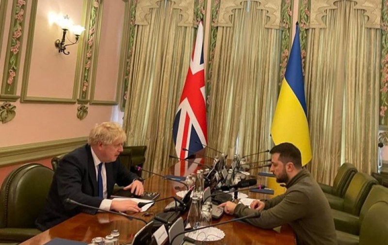 Британският премиер Борис Джонсън пристигна в Киев без предварително обявяване