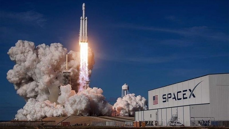 SpaceX изпрати трима бизнесмени на МКС