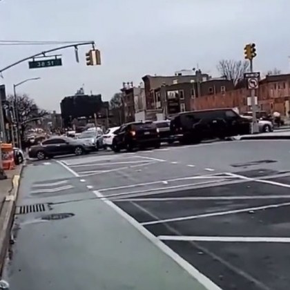 Стрелба в метрото в Ню Йорк! Има ранени ВИДЕО