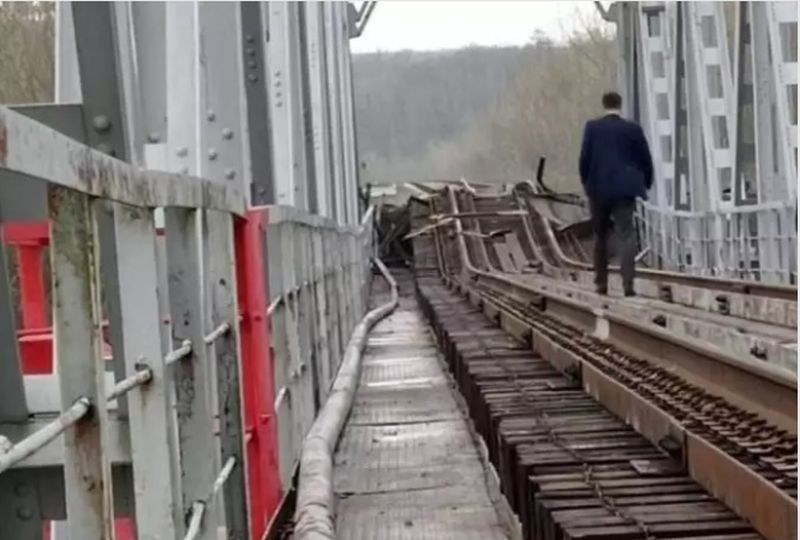 В Русия близо до границата с Украйна е разрушена жп линия СНИМКИ