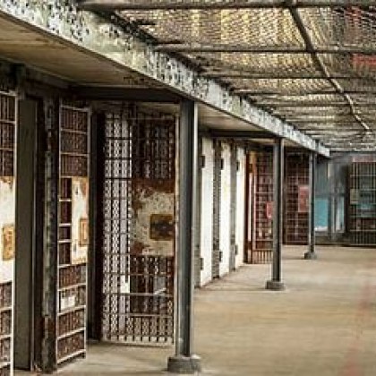 Трансджендър направи бебета на две затворнички в САЩ