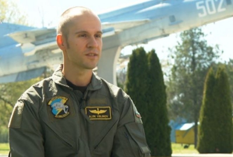 Първият българин, обучен да пилотира F-16