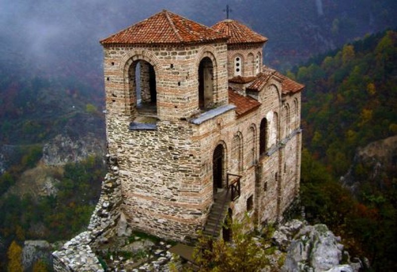 Последната служба на отец Антимос и легендата за Асеновата крепост