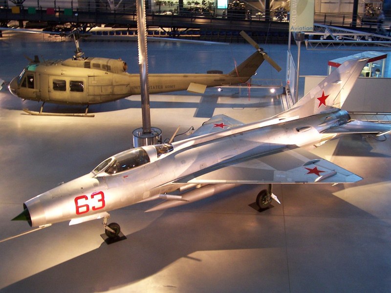 Румъния прекратява полетите на МиГ-21, забързва закупуването на F-16