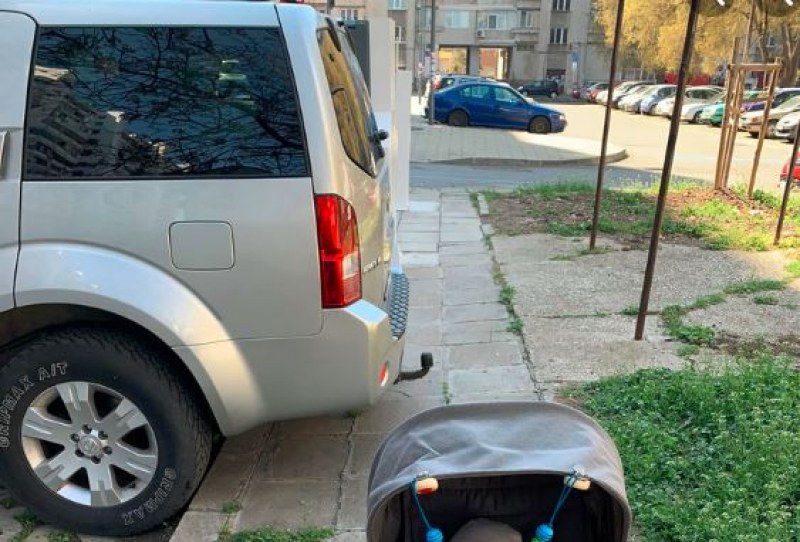 Трябва ли майките с колички да са 