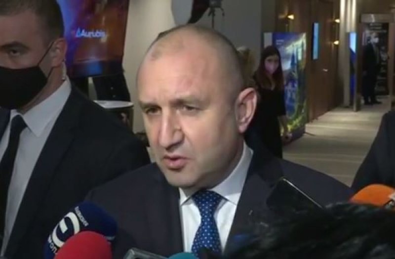 Румен Радев поздрави българите по случай празничния ден