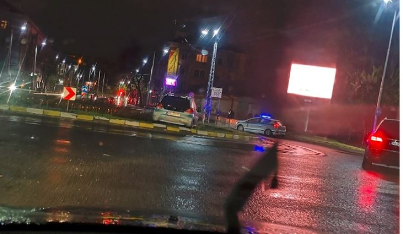 Тойота опита да премине напряко през кръгово кръстовище в Пловдив.