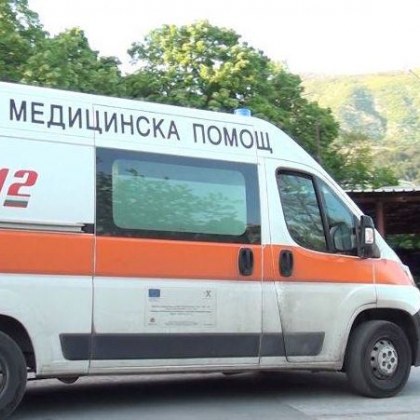 Мерцедес отнесе пешеходка на заден ход в Пловдив, прати я в болница